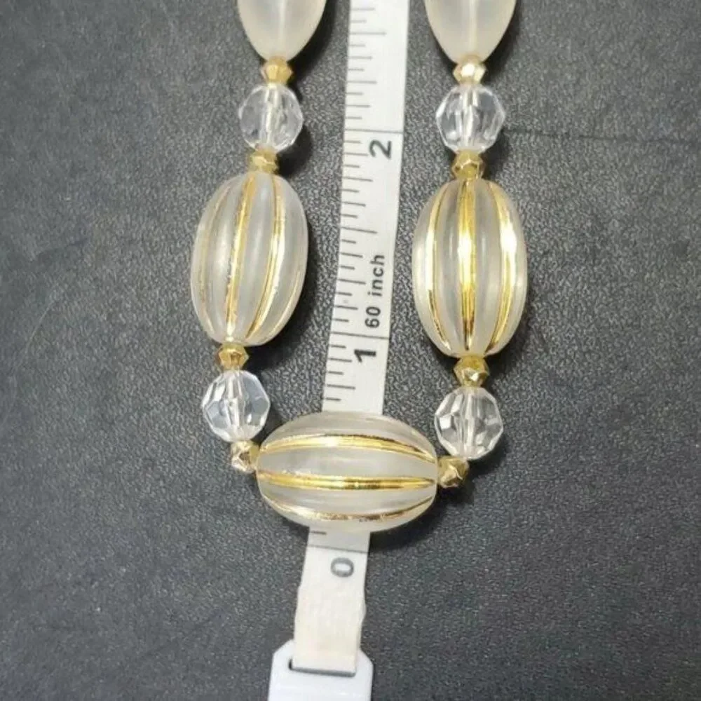 Vintage clear beaded necklace 26
